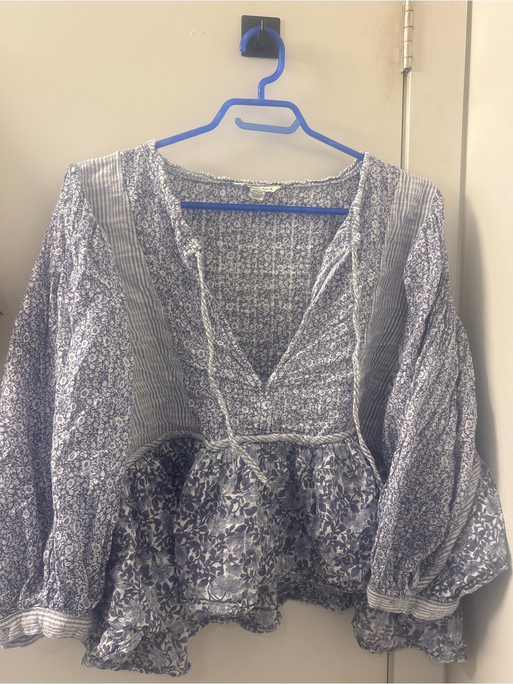 American Eagle Women's Blue Floral Peasant Blouse